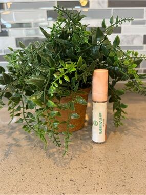 DILLPICKY - MARSHMALLOW LIP GLOSS